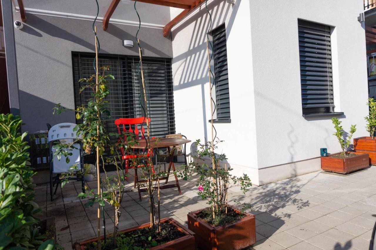 Apartment Maksimir Yard Zagreb Exterior foto